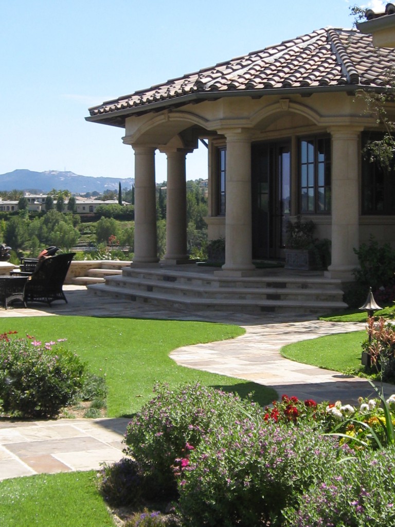 Ell office columns sidewalk